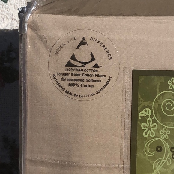 100% Egyptian Cotton Sheets - Picture 3 of 4
